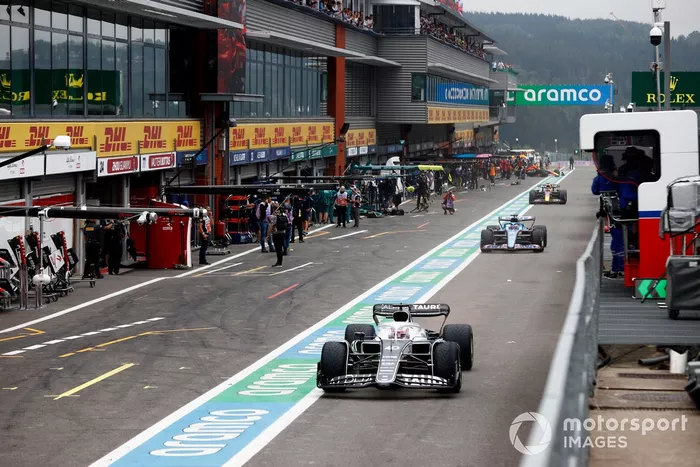 Liam Lawson, AlphaTauri AT03, Fernando Alonso, Alpine A522