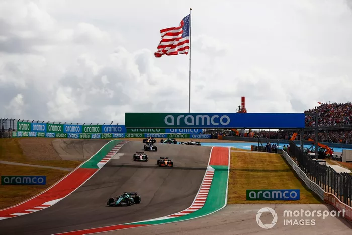 Lance Stroll, Aston Martin AMR22, Lando Norris, McLaren MCL36, Valtteri Bottas, Alfa Romeo C42