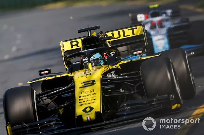 Daniel Ricciardo, Renault R.S.19, Robert Kubica, Williams FW42