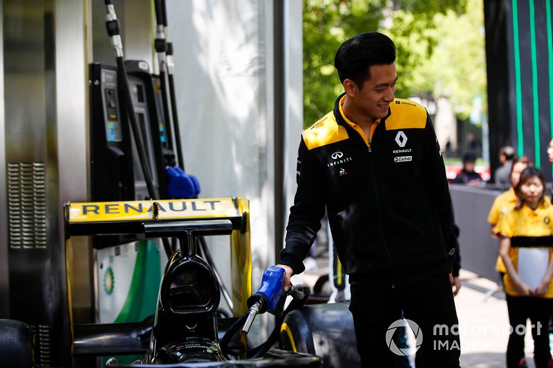 Guanyu Zhou, Renault F1 Team