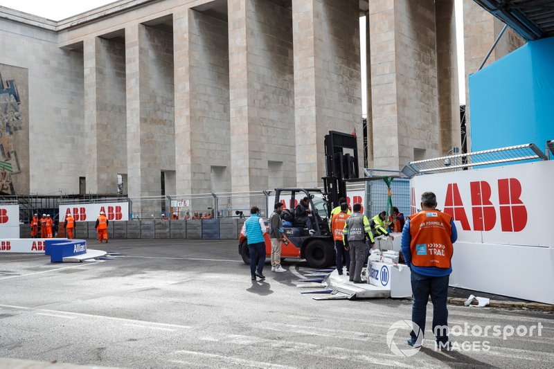 Marshals repair TecPro barrier