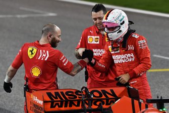 Sebastian Vettel, Ferrari ve Pole sahibi Charles Leclerc, Ferrari