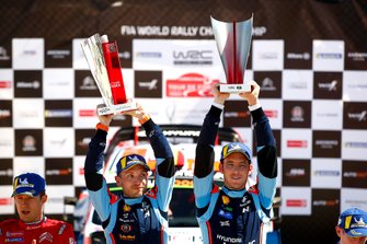 Podium: Thierry Neuville, Nicolas Gilsoul, Hyundai Motorsport Hyundai i20 Coupe WRC
