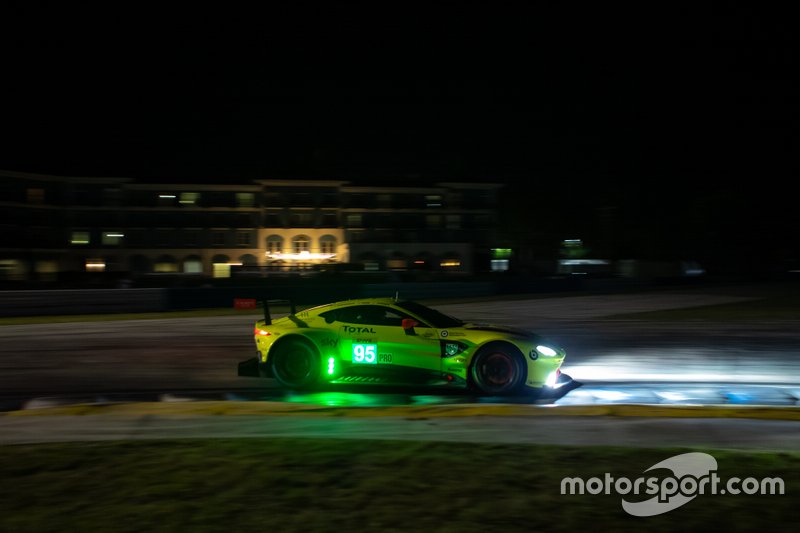 #95 Aston Martin Racing Aston Martin Vantage AMR: Марко Соренсен, Ники Тим, Даррен Тернер