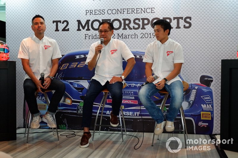 David Tjiptobiantoro, Team Principal Irmawan Poedjoadi, Rio Haryanto, T2 Motorsports