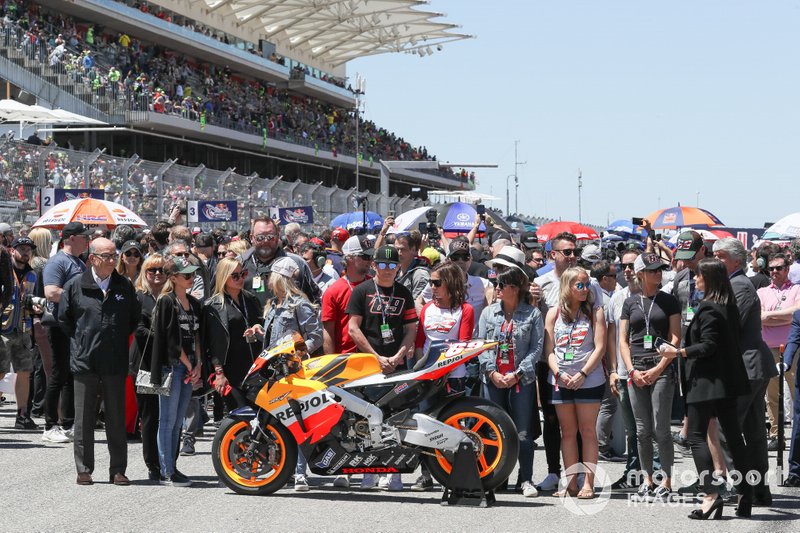 Nicky Hayden bike and family