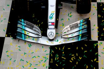 Podyum: Yarış galibi Valtteri Bottas, Mercedes AMG W10