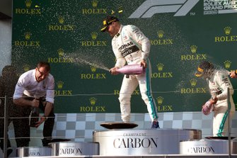 Podyum: Yarış galibi Valtteri Bottas, Mercedes AMG F1 ve 2. Lewis Hamilton, Mercedes AMG F1
