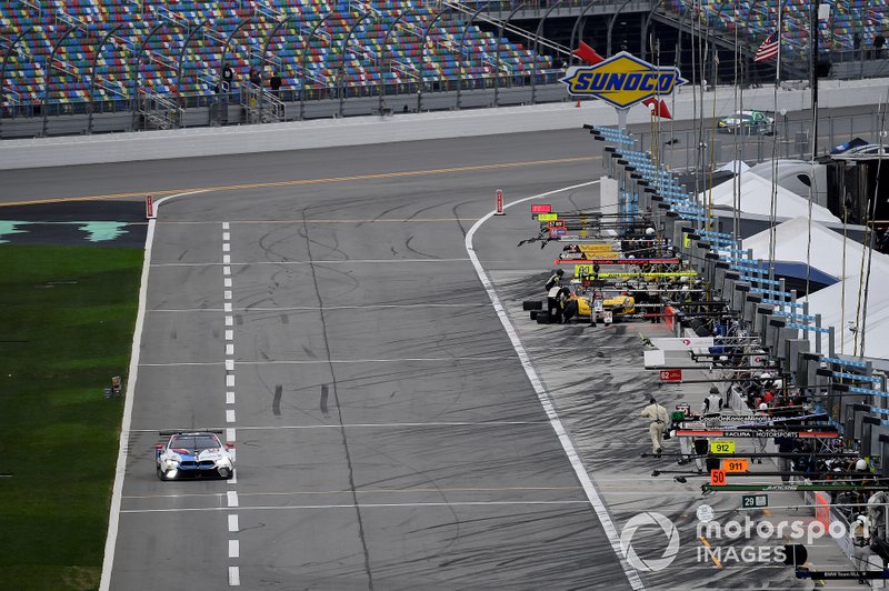 #24 BMW Team RLL BMW M8 GTE, GTLM: Jesse Krohn, John Edwards, Chaz Mostert, Alex Zanardi