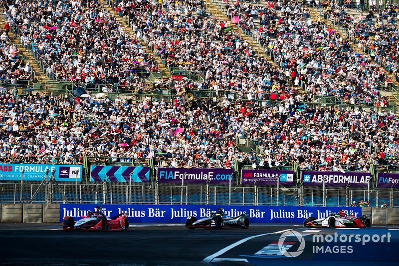 Pascal Wehrlein, Mahindra Racing, M5 Electro Oliver Rowland, Nissan e.Dams, Nissan IMO1, Lucas Di Grassi, Audi Sport ABT Schaeffler, Audi e-tron FE05, all in attack mode