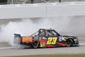 Race winner Brett Moffitt, GMS Racing, Chevrolet Silverado