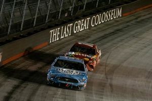 Race winner Kevin Harvick, Stewart-Haas Racing, Ford Mustang