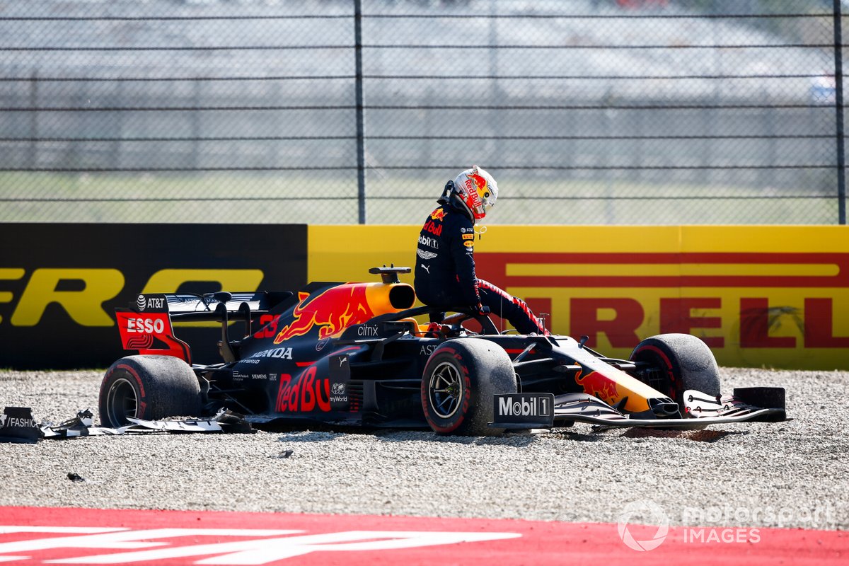 Choque de Max Verstappen, Red Bull Racing RB16 se retira de la carrera