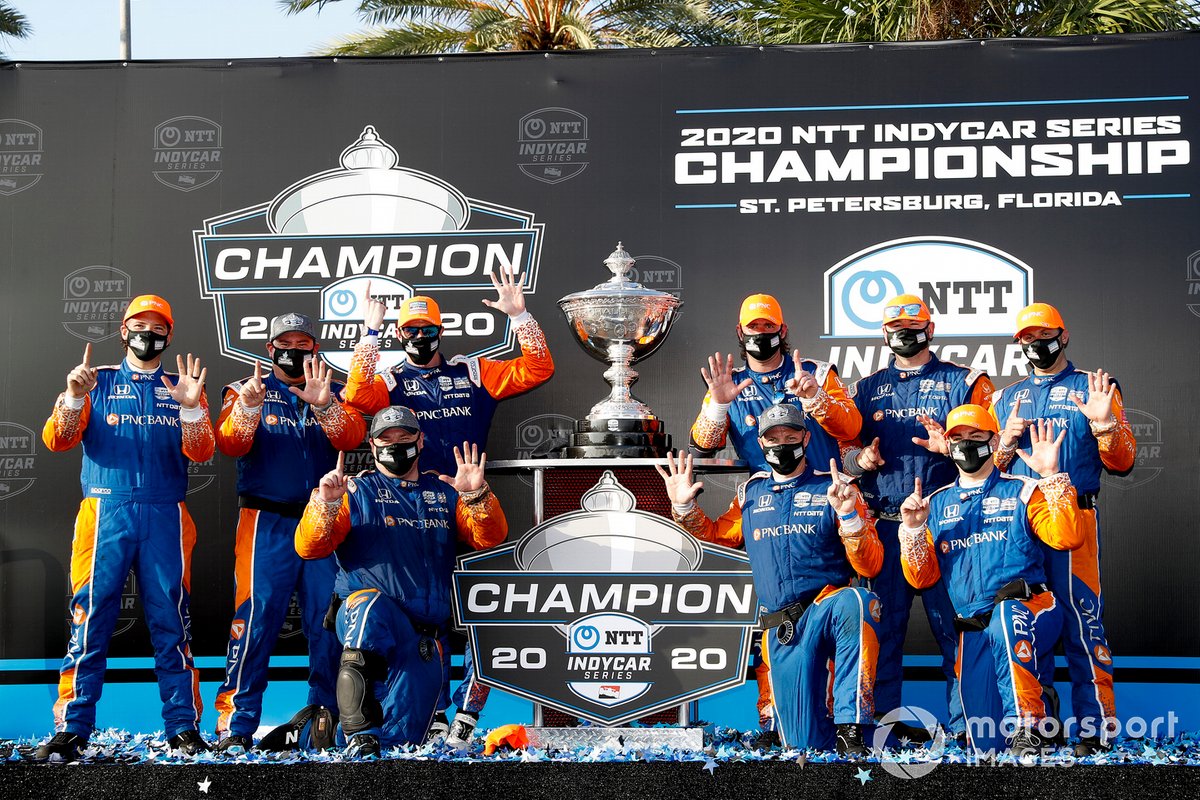 El campeón Scott Dixon, el Chip Ganassi Racing Honda y el equipo