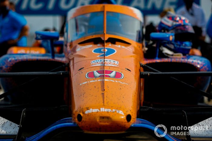Scott Dixon, Chip Ganassi Racing Honda celebra la victoria de la Carrera 1 del Bommarito Automotive Group 500