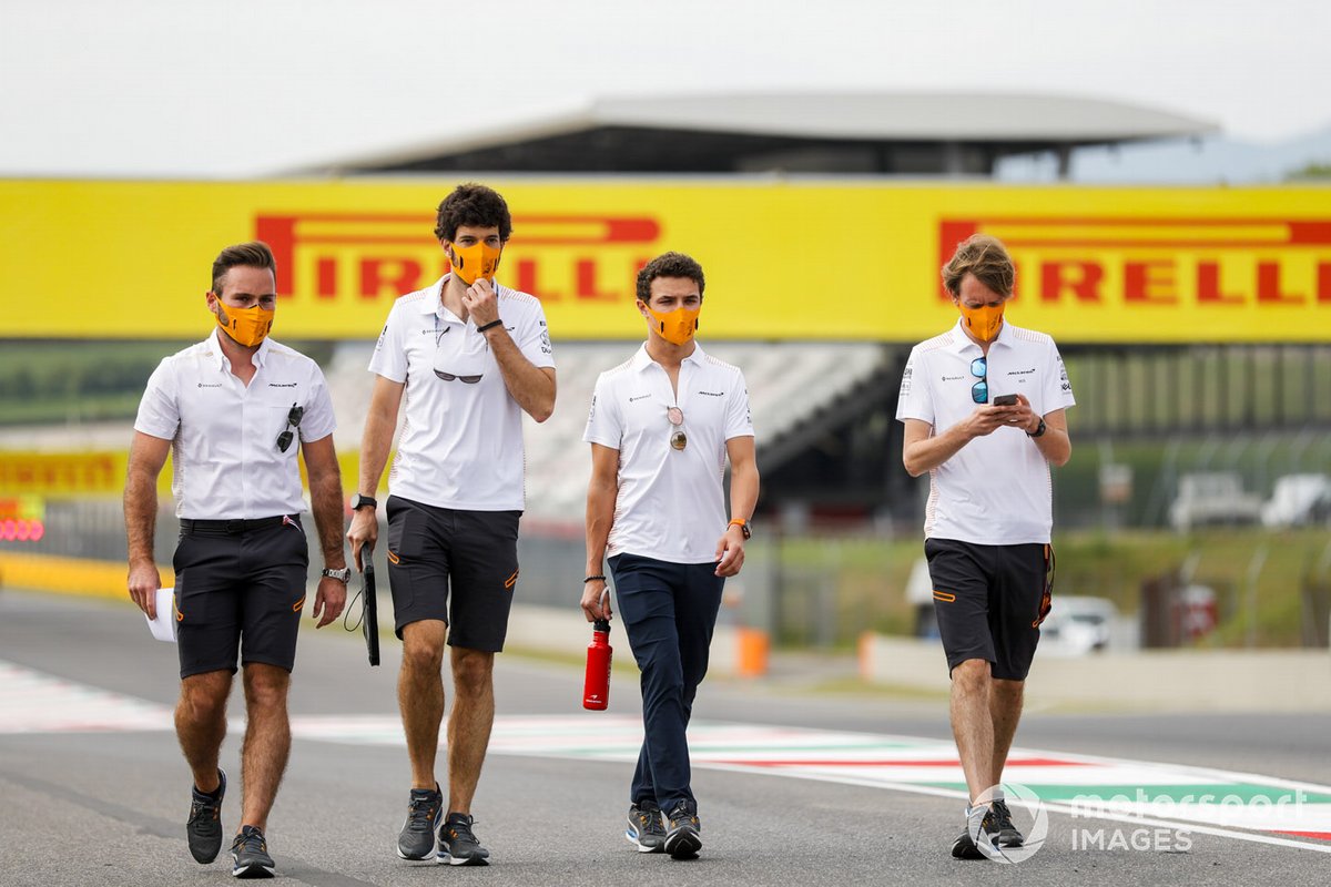 Lando Norris, McLaren cammina in pista