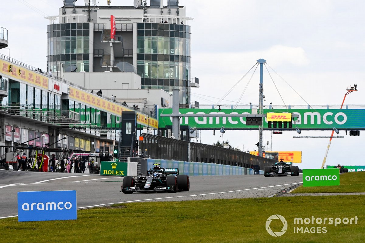 Valtteri Bottas, Mercedes F1 W11, Lewis Hamilton, Mercedes F1 W11
