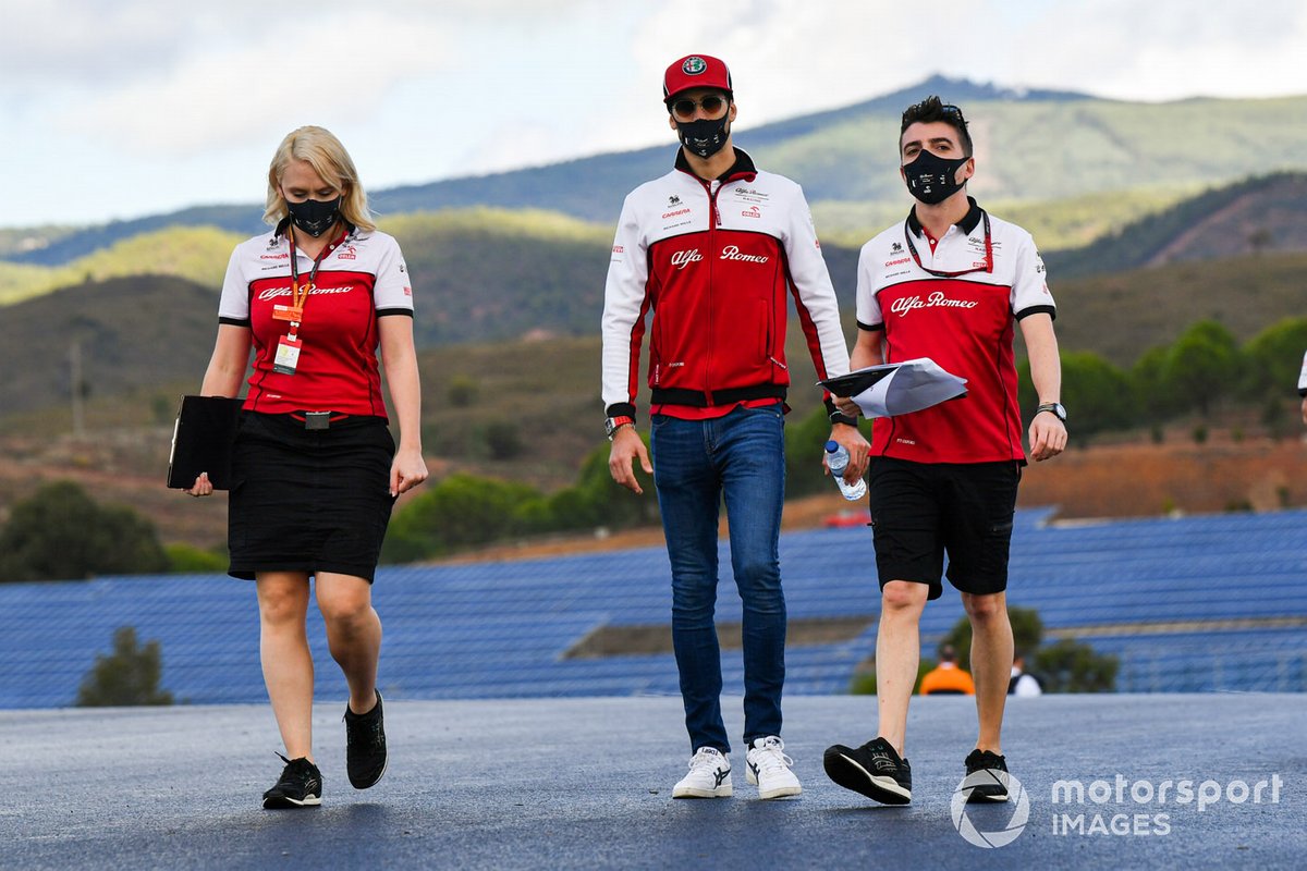 Antonio Giovinazzi, Alfa Romeo, cammina in pista