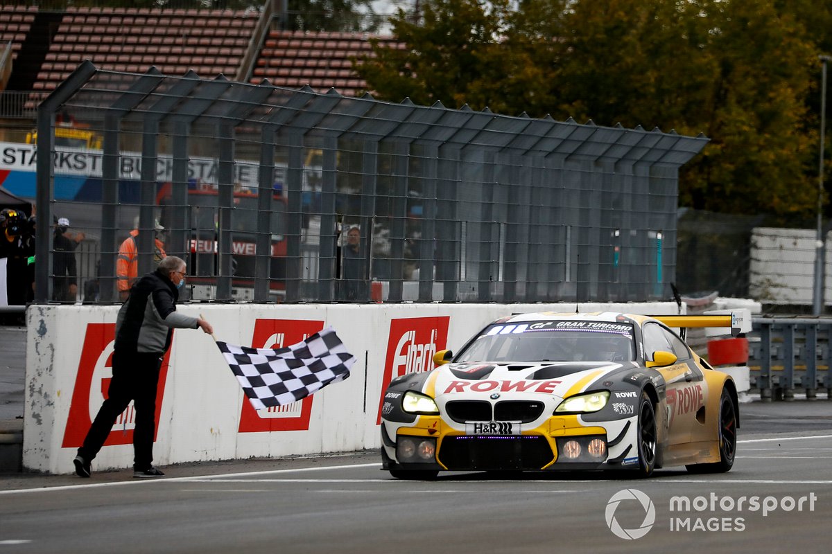 Los ganadores #99 Rowe Racing BMW M6 GT3: Alexander Sims, Nicky Catsburg, Nick Yelloly, Philipp Eng