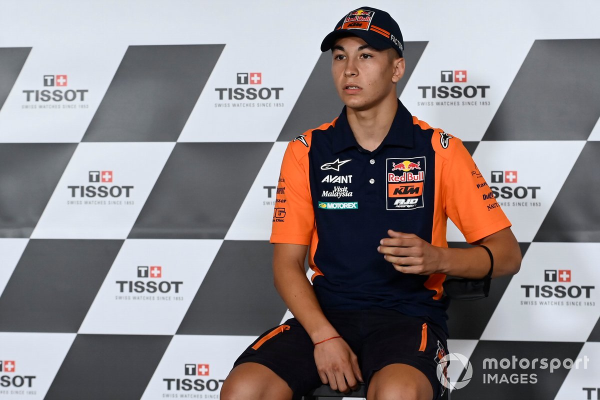 Ganador de la pole Raul Fernandez, Red Bull KTM Ajo