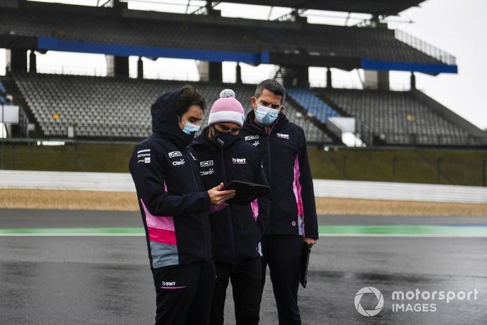 Sergio Pérez, Racing Point camina por la pista