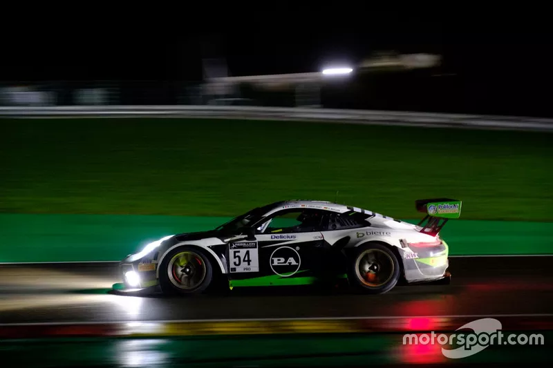 #54 Dinamic Motorsport Porsche 911 GT3-R: Matteo Cairoli, Christian Engelhart, Sven Müller
