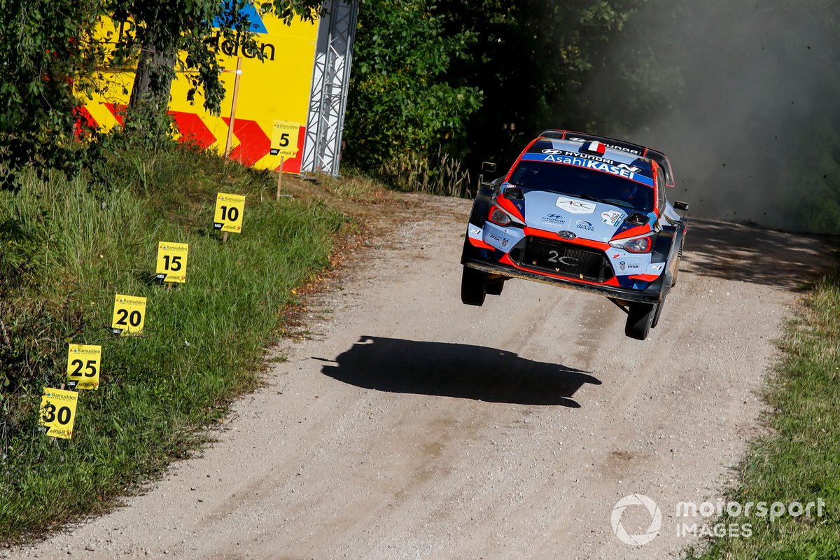 Pierre-Louis Loubet, Vincent Landais, Hyundai 2c Competition Hyundai i20 Coupe WRC