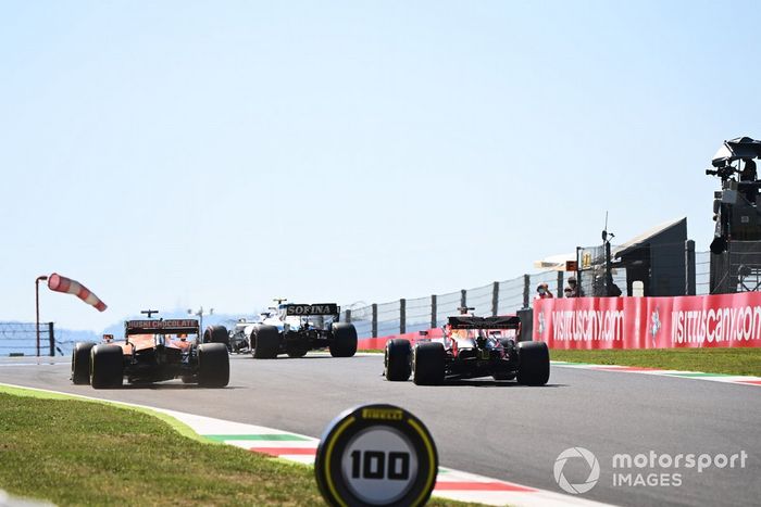 Nicholas Latifi, Williams FW43, Carlos Sainz Jr., McLaren MCL35, Max Verstappen, Red Bull Racing RB16