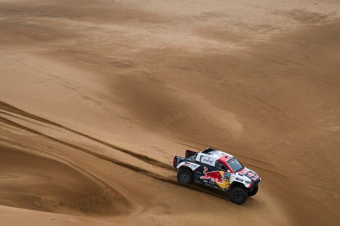 #200 Toyota Gazoo Racing Toyota: Nasser Al-Attiyah, Mathieu Baumel