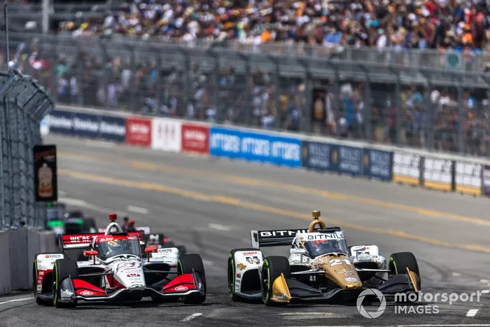 #51: Sting Ray Robb, Dale Coyne Racing con RWR Honda, #21: Rinus VeeKay, Ed Carpenter Racing Chevrolet