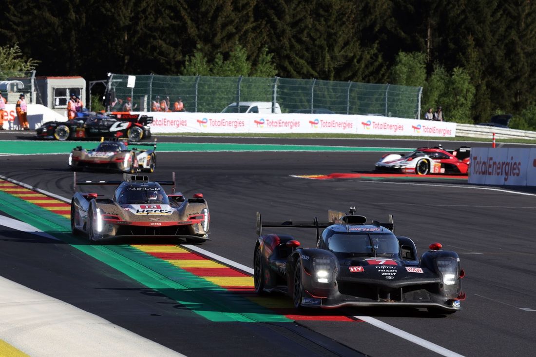 #7 Toyota Gazoo Racing Toyota GR010 - Hybryda: Mike Conway, Kamui Kobayashi, Nyck De Vries