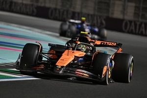 Lando Norris, McLaren, Carlos Sainz, Williams