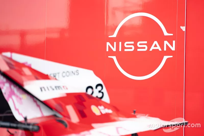 日産ロゴ