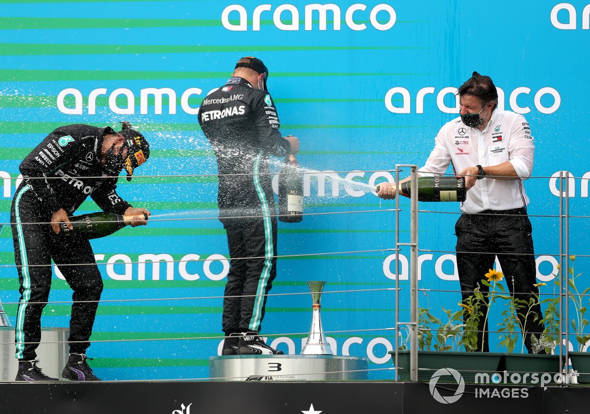 Lewis Hamilton, Mercedes-AMG Petronas F1, 1st position, Valtteri Bottas, Mercedes-AMG Petronas F1, 3rd position, and Peter Bonnington, Race Engineer, Mercedes AMG, on the podium