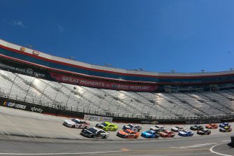 Brad Keselowski, Team Penske Ford, Aric Almirola, Stewart-Haas Racing, Ford
