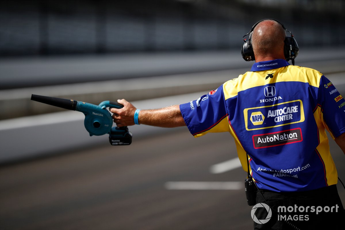 Alexander Rossi, Andretti Autosport Honda, leaf blower