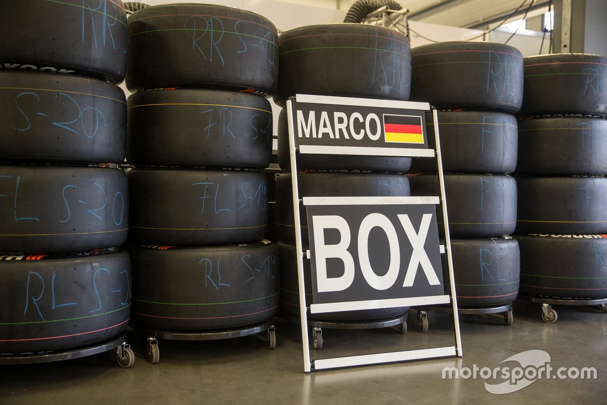 Gomme e pitboard di Marco Wittmann, BMW Team RMG