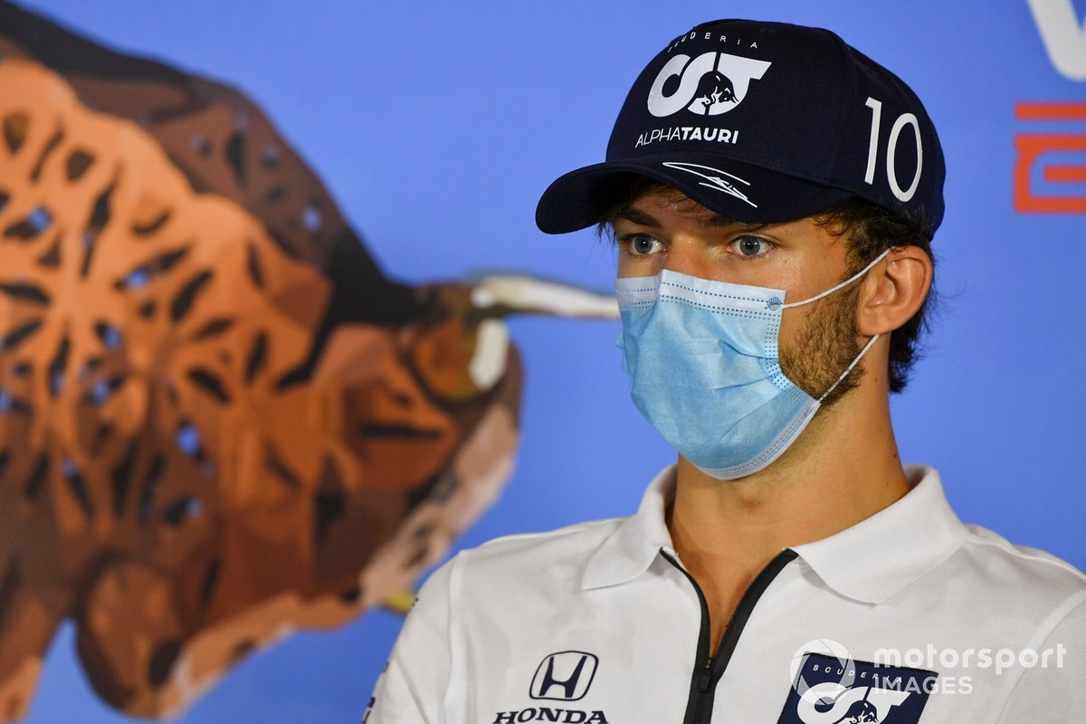 Pierre Gasly, AlphaTauri en la conferencia de prensa