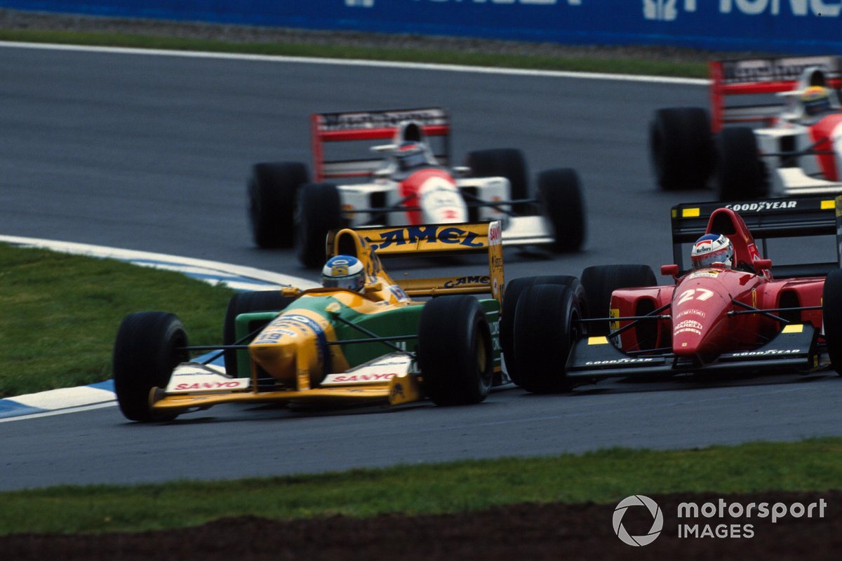 Michael Schumacher,  Benetton B192  y Jean Alesi, Ferrari F92A