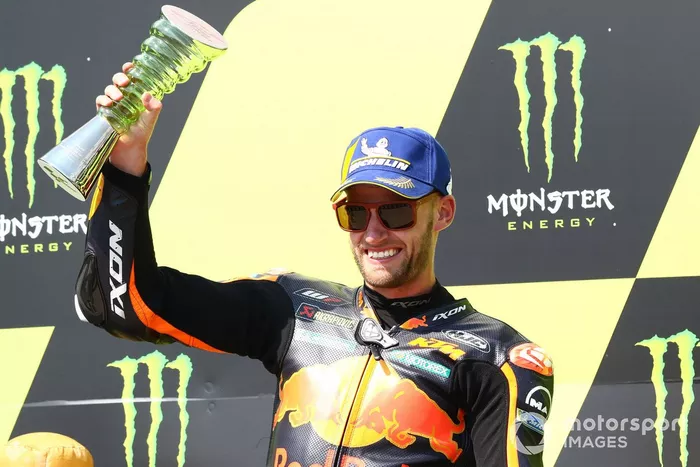 Podio: ganador de la carrera Brad Binder, Red Bull KTM Factory Racing