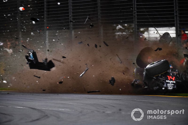 Crash de Fernando Alonso, McLaren MP4-31