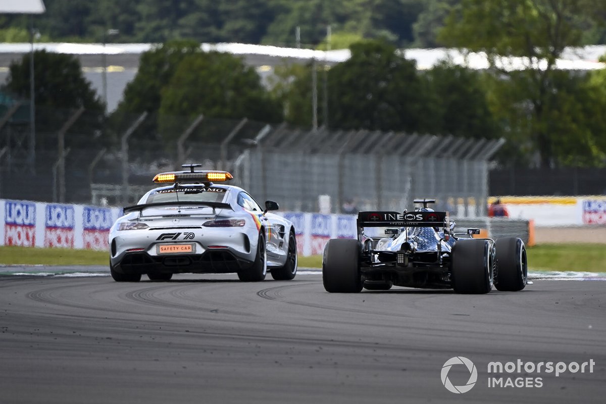 Safety Car y Lewis Hamilton, Mercedes F1 W11