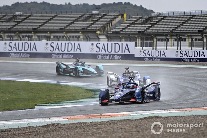 Nick Cassidy, Envision Virgin Racing, Audi e-tron FE07, Jake Dennis, BMW i Andretti Motorsport, BMW iFE.21, Sam Bird, Jaguar Racing, Jaguar I-TYPE 5