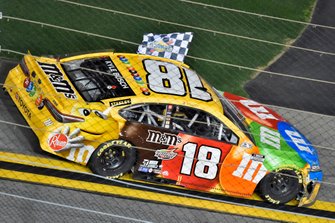 Race winner Kyle Busch, Joe Gibbs Racing, Toyota