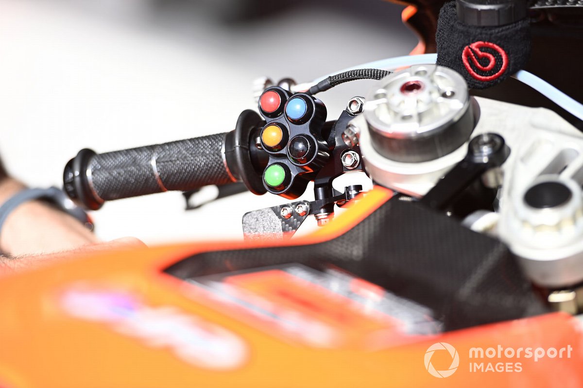 Detalle de la moto Red Bull KTM Tech 3