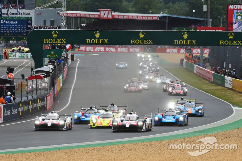 Start: #7 Toyota Gazoo Racing Toyota TS050: Mike Conway, Kamui Kobayashi, Jose Maria Lopez, #8 Toyota Gazoo Racing Toyota TS050: Sébastien Buemi, Kazuki Nakajima, Fernando Alonso