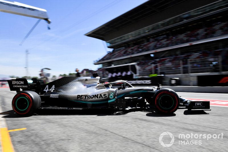 Lewis Hamilton, Mercedes AMG F1 W10, leaves the garage