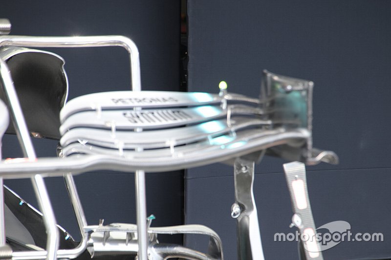 Mercedes AMG F1 ön kanat detay