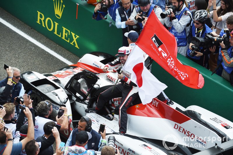 Vainqueurs : #8 Toyota Gazoo Racing Toyota TS050: Sébastien Buemi, Kazuki Nakajima, Fernando Alonso