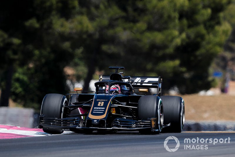 No GP da França, mais dificuldades: os dois pilotos foram mal na classificação e Grosjean abandonou a prova